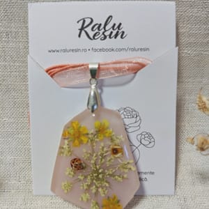 Pandantiv Floral cu Buburuză - Thumbnail 2
